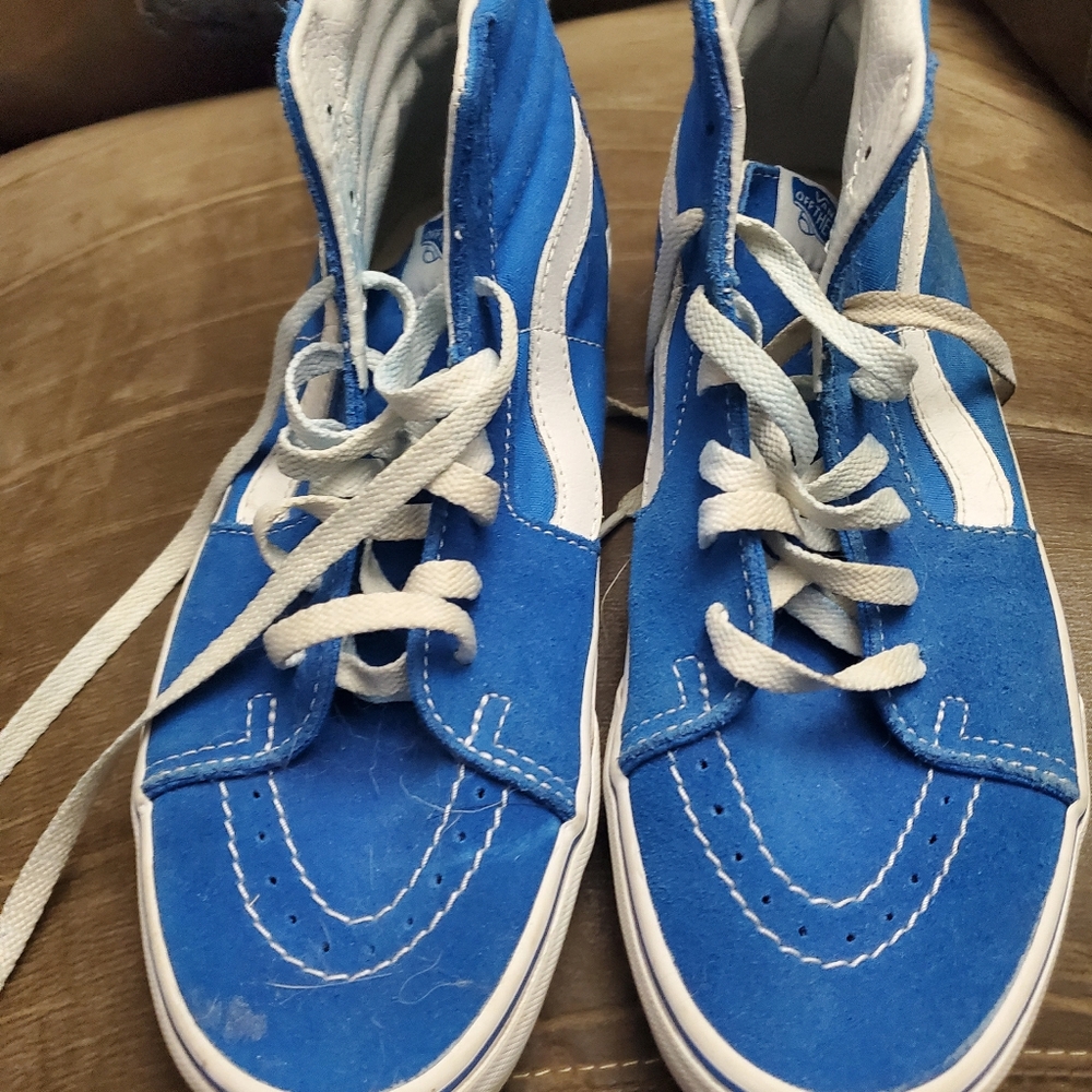Womens sz 9 blue suede tennis shoes